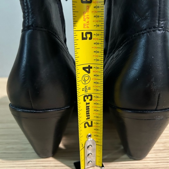 Frye Rory Bootie black leather ankle pointed toe western boots 7.5 - Picture 4 of 7